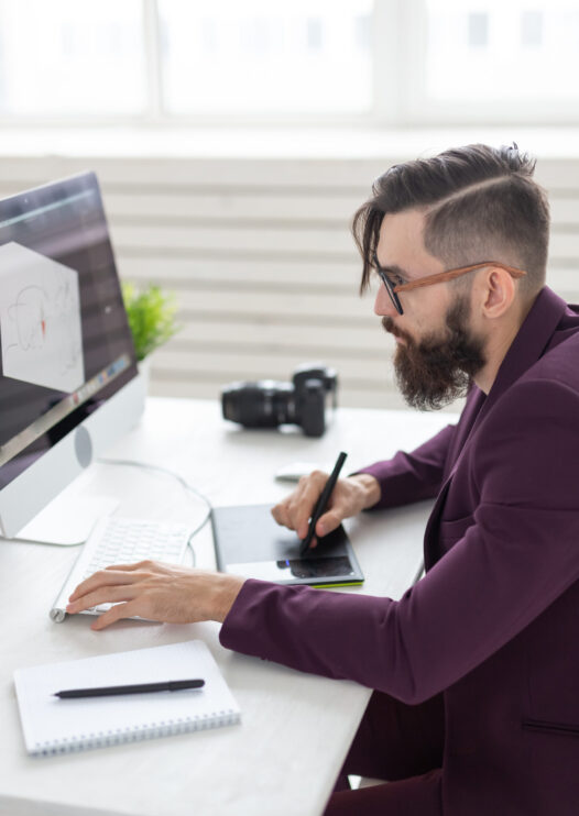 Graphic Desiner hader